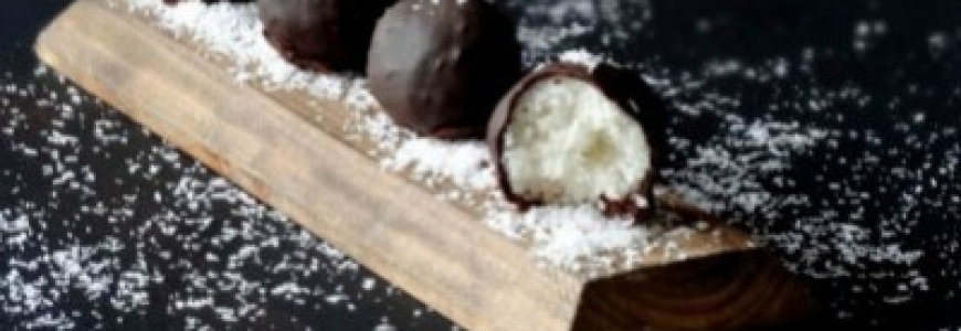 Bouchées coco au chocolat cru vegan